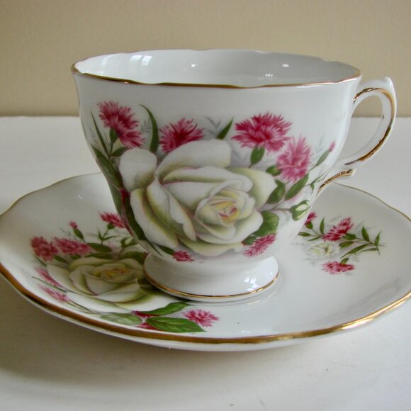 Vintage Bone China Teacup and Saucer White Rose Pink Flower Royal Vale Scalloped - Picture 3 of 8